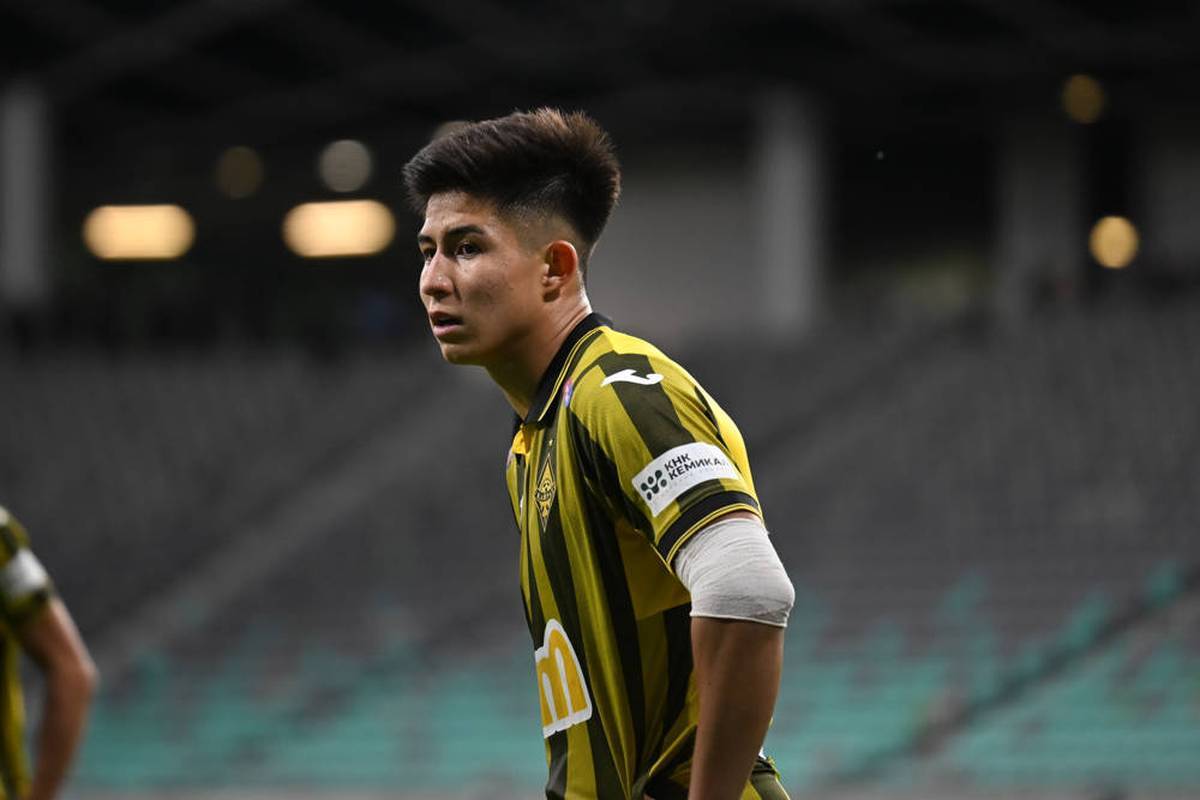 Chelsea FC has signed a new top talent from Kazakhstan in Destan Satpaev. But what makes the 16-year-old so special?