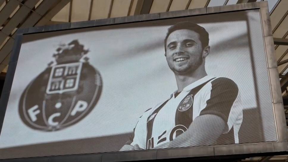 Diego Jota died in a traffic accident in Spain at the age of 28. Youth Association Gondomar and Ex-Club Porto have the last honor for the former Portuguese international.