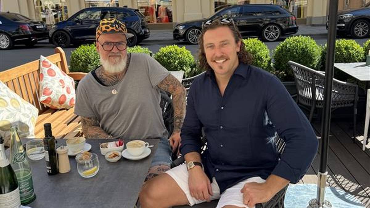 Michael Hefele (right) with Sport1 reporter Reinhard Franke