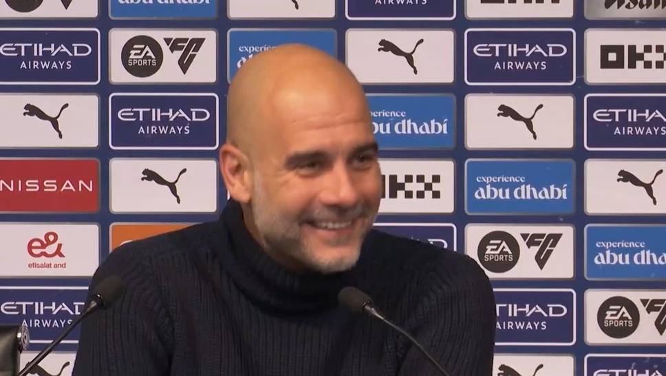 After the game against Liverpool, Pep Guardiola jokingly explains why his players listen to him. Rúben Dias and Kyle Walker had to talk to the city trainer after the Chelsea game.