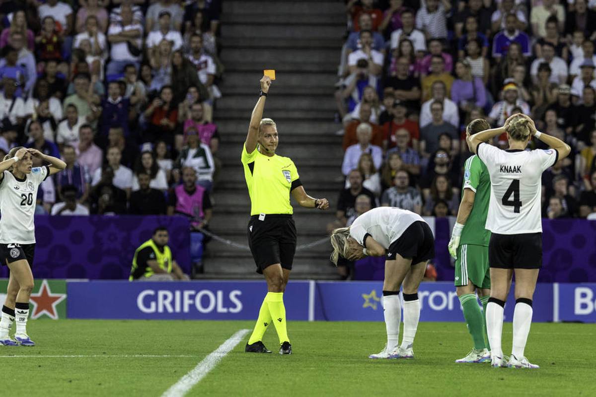 Kathrin Hendrichs Fataler dropouts in the international press cause great surprise. The defender gets her fat away.