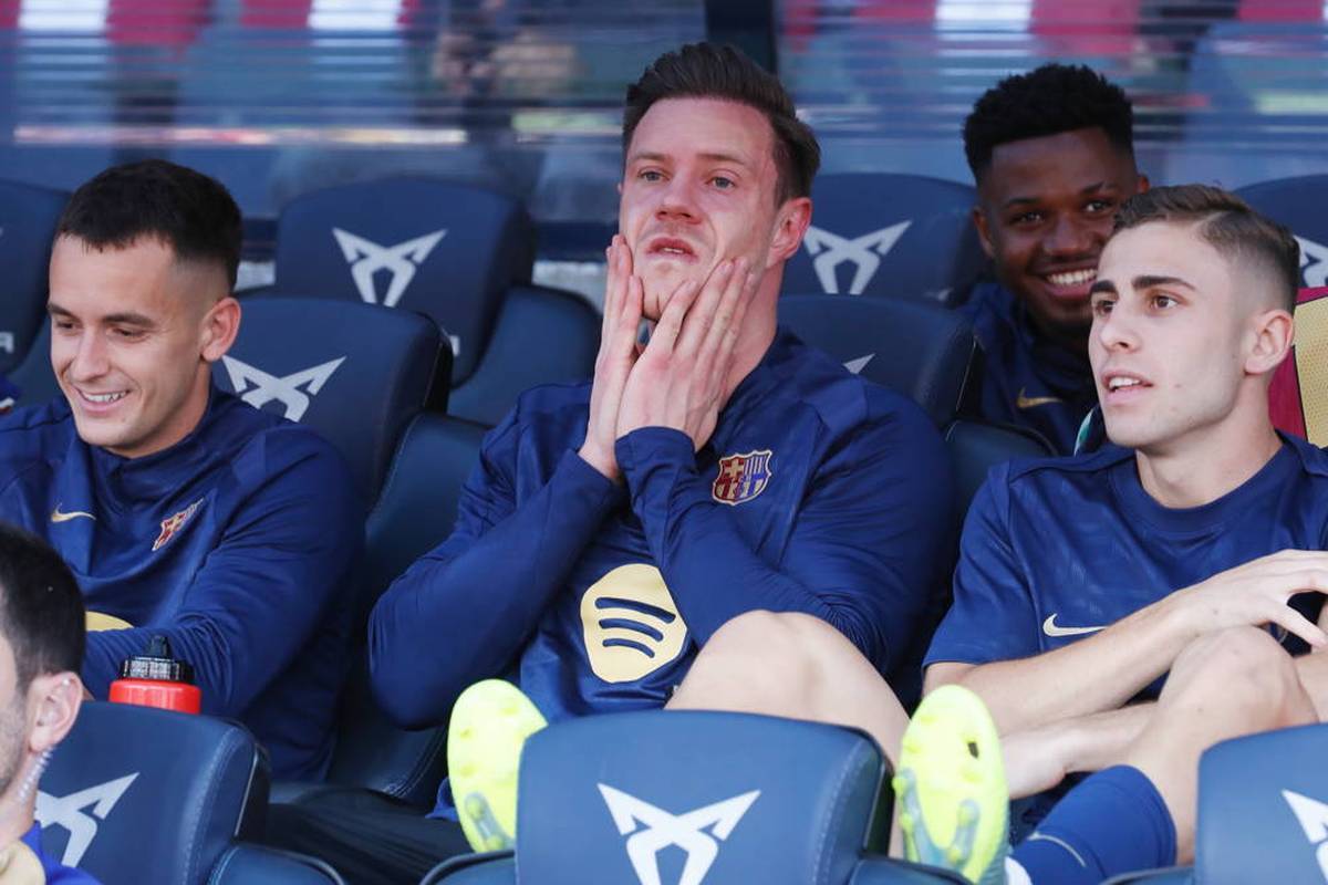 In the dispute between goalkeeper Marc-André Ter Stegen and FC Barcelona, the Catalans ignite the next escalation level. The club initiates disciplinary proceedings against the German.