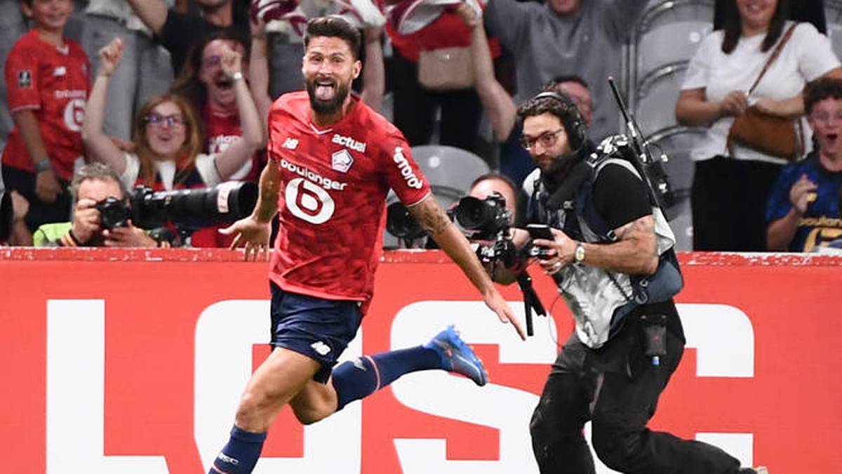 Olivier Giroud celebrated his goal out