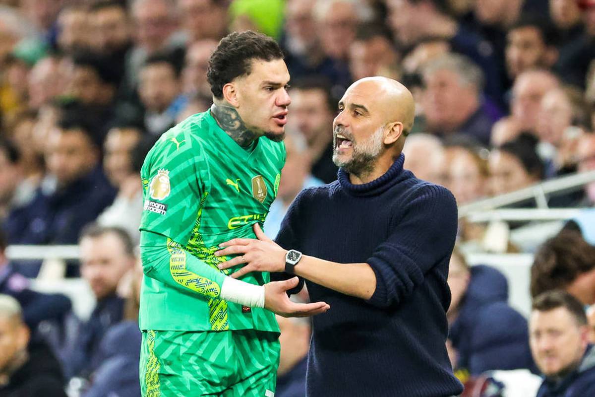 The future of City keeper Everson is unclear. Pep Guardiola is confronted with the topic and reacts contradictory.