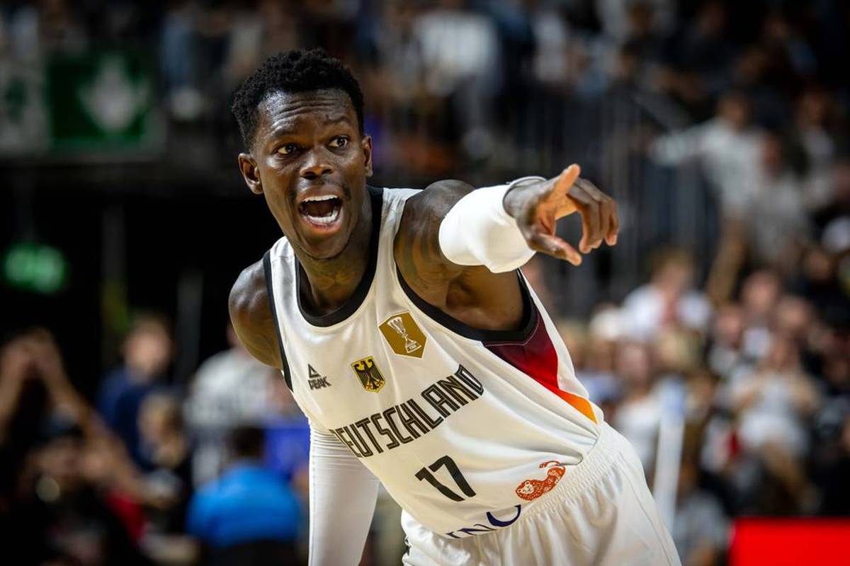 The German national basketball team starts in the European Championship. At the start for Dennis Schröder and Co. against outsider Montenegro.