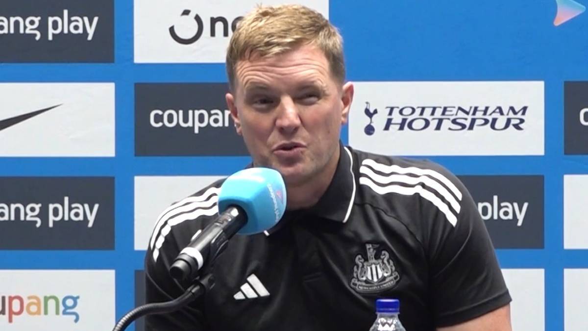 The transfer saga around Alexander Isak employs Newcastle United and especially coach Eddie Howe. He gets many water level reports about the media.