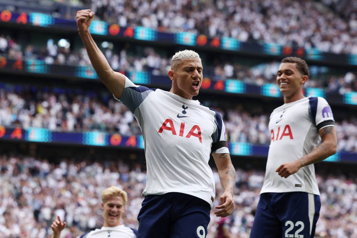 Among other things, Richarlison contributes to the Tottenham opening victory with a spectacular goal. The English press raves about the Brazilian.