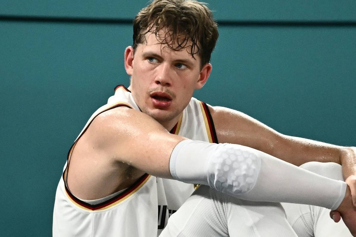 In a podcast, the injured basketball national player talks about mental challenges.