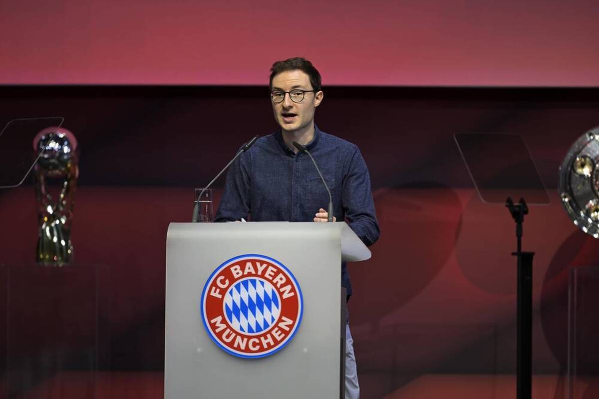 FC Bayern Munich publicly makes the sponsorship contract with Emirates - and is also hard attacked by a critical spirit of the association.