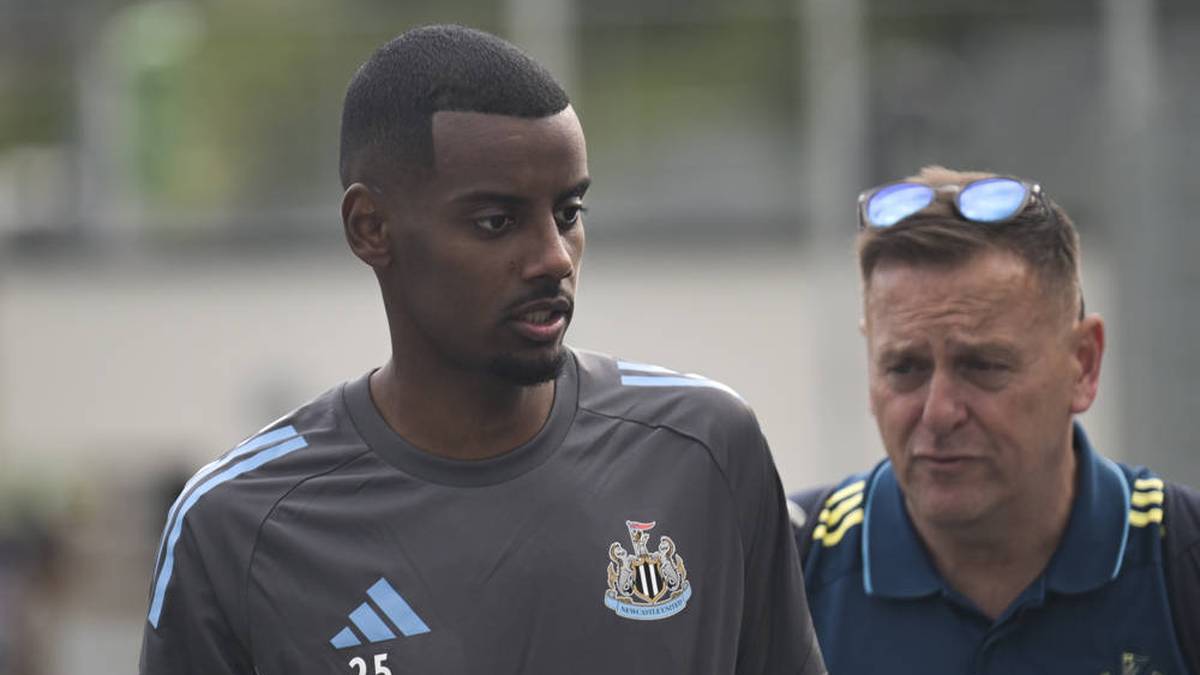 Alexander Isak is supposed to sabotage the training of Newcastle