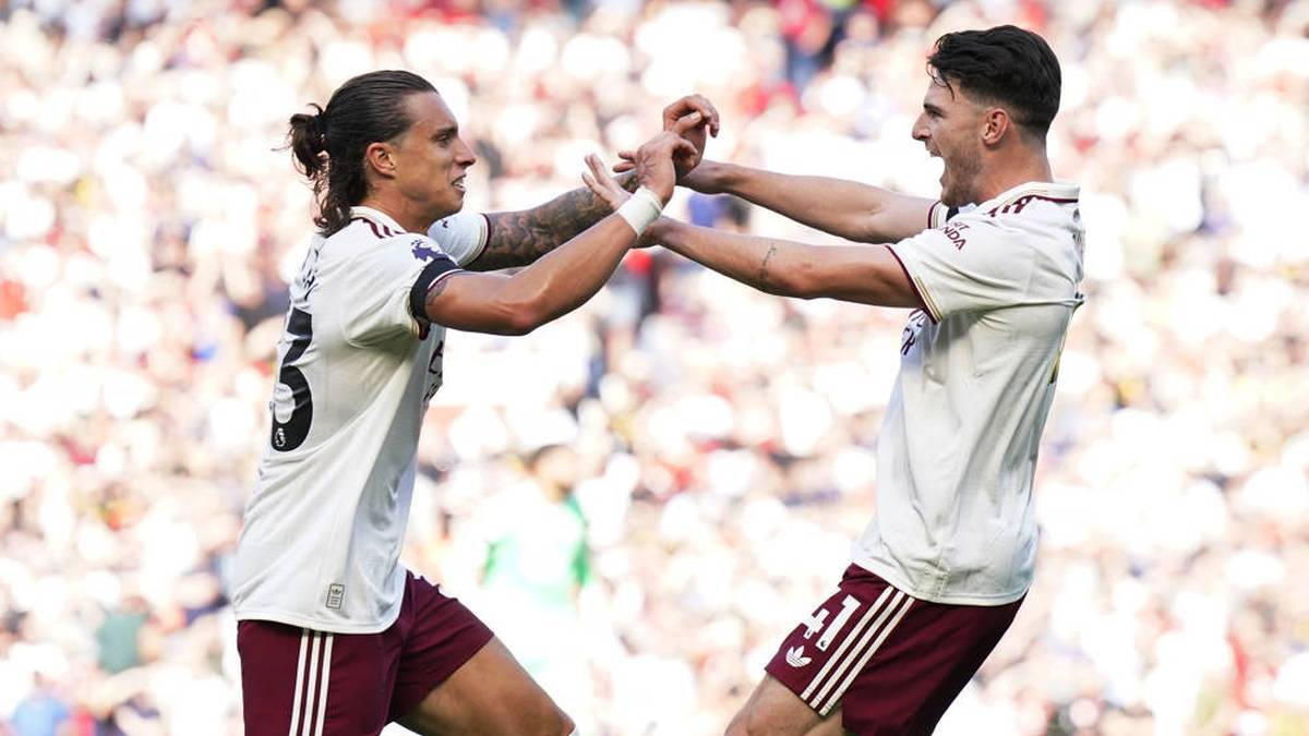Ricardo Calafiori (left) cheers with Declan Rice