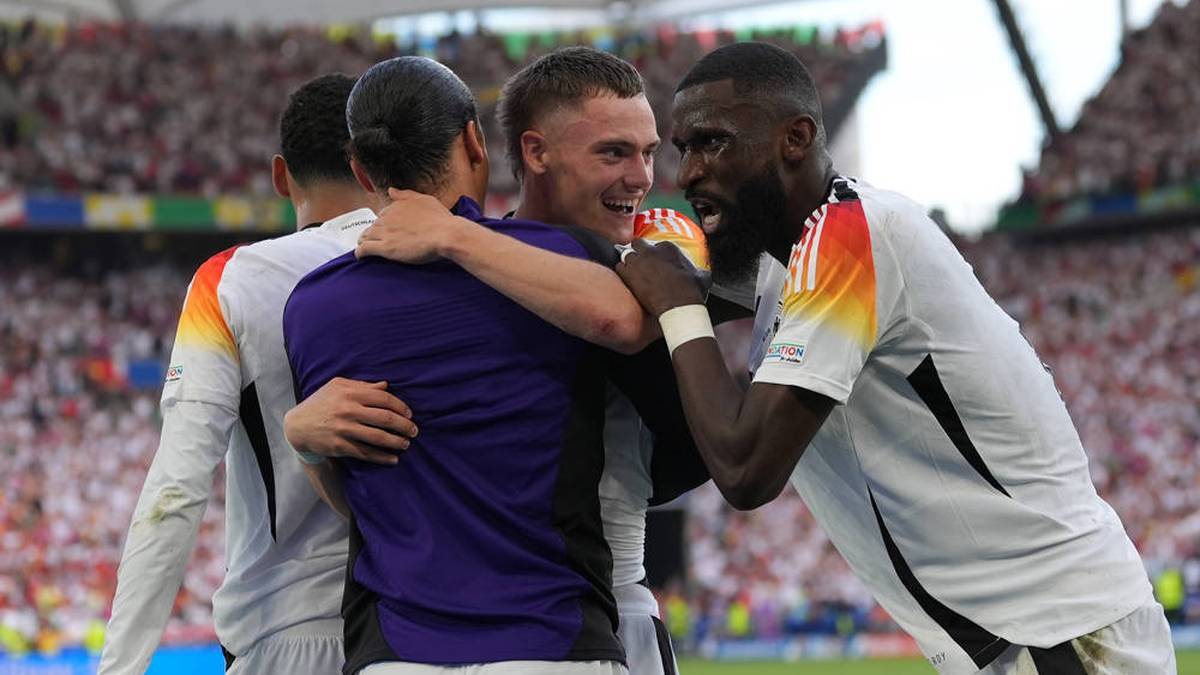 Florian Wirtz and Antonio Rüdiger in the DFB dress