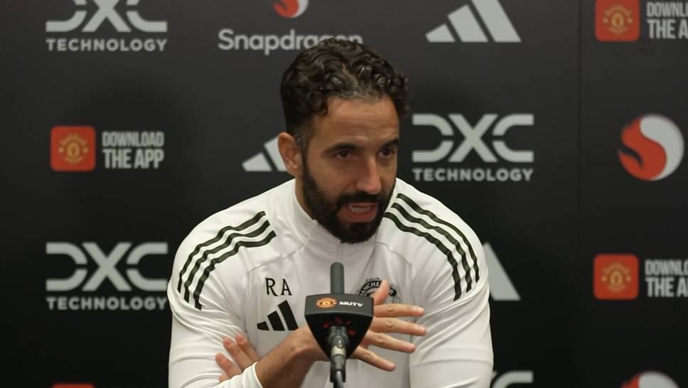 Manchester United has not succeeded in selling several players, the Ruben Amorim does not plan for the squad. The trainer is aware that the situation is not optimal.