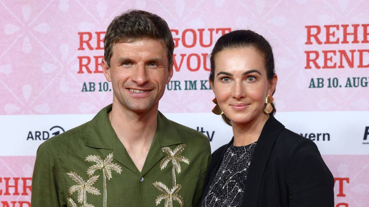 Thomas Müller with his wife Lisa