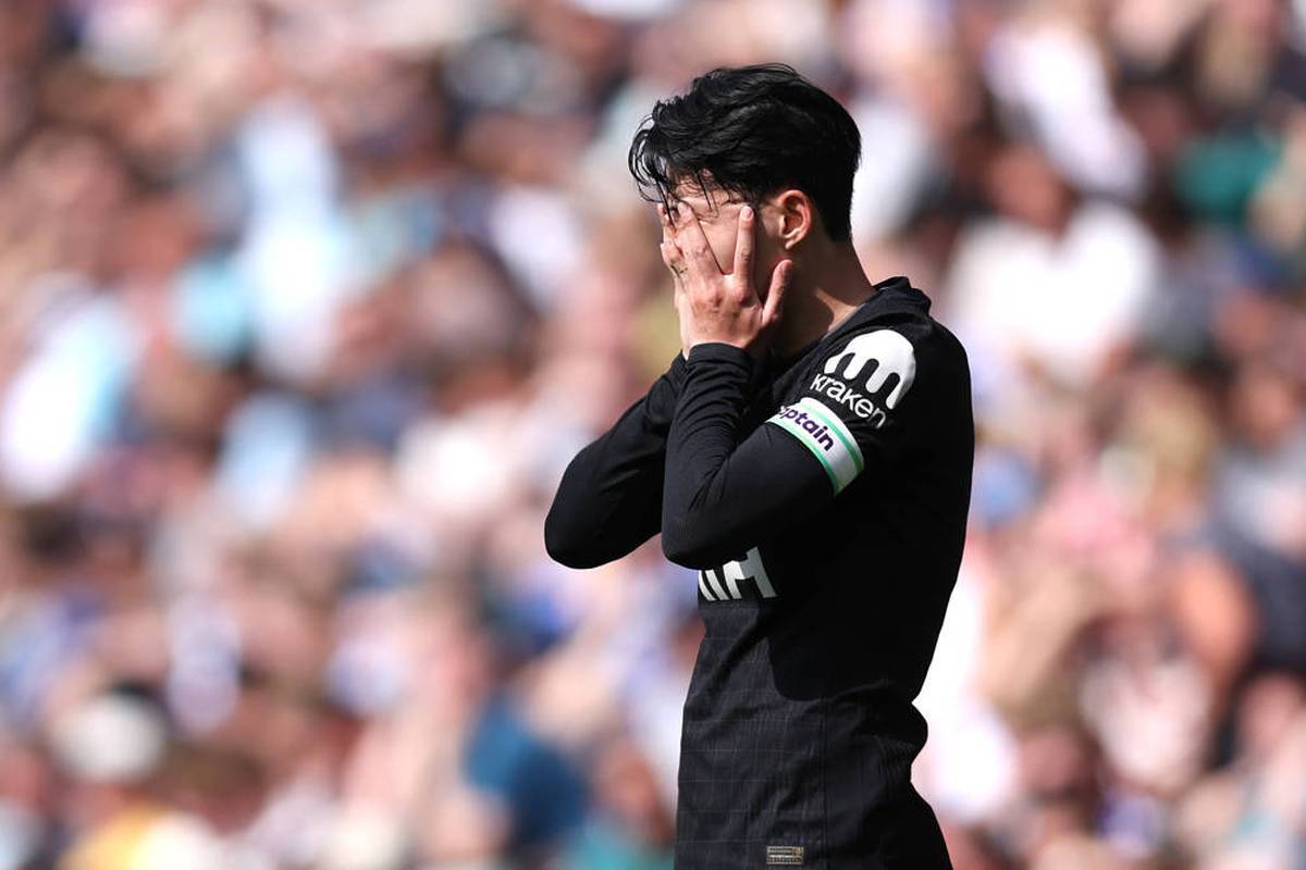 Heung -Min Son celebrates his farewell to Tottenham - of all people in his home country of South Korea. The trace legend says goodbye with tears and a wide grin.