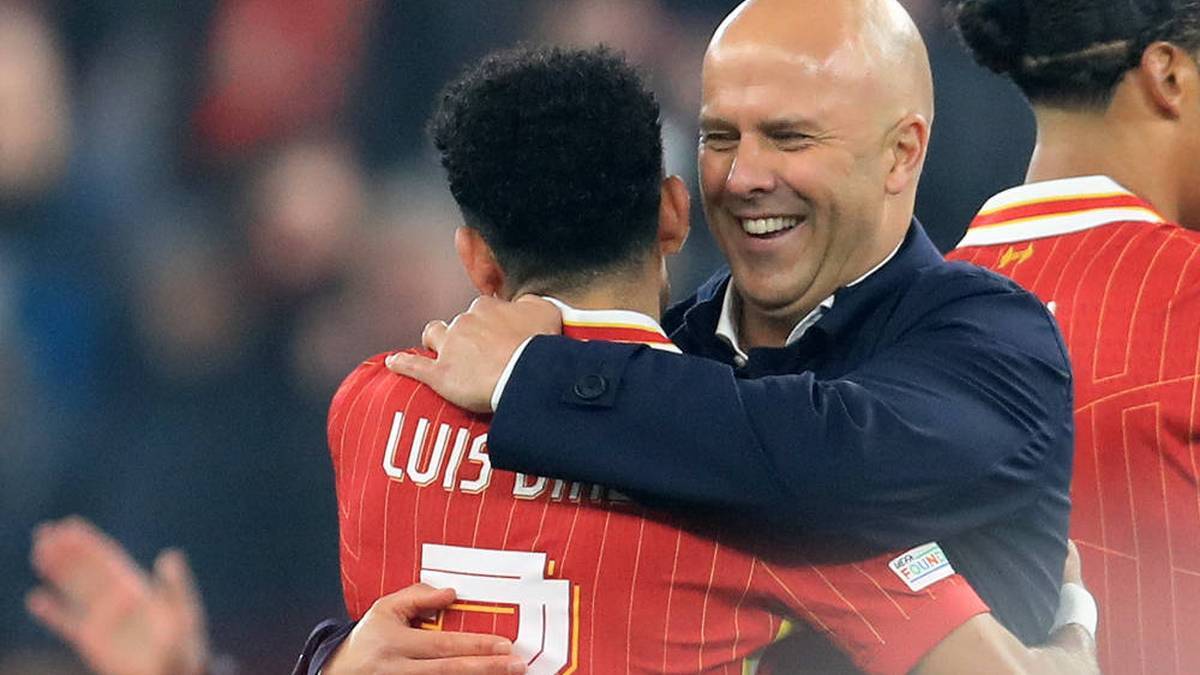 Arne Slot praises the sale of Luis Díaz