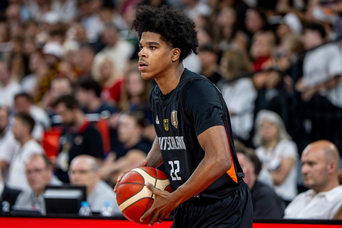 Christian Anderson does not go to the European Championship in Finland. National coach Álex Mumbrú now has to delete two professionals.