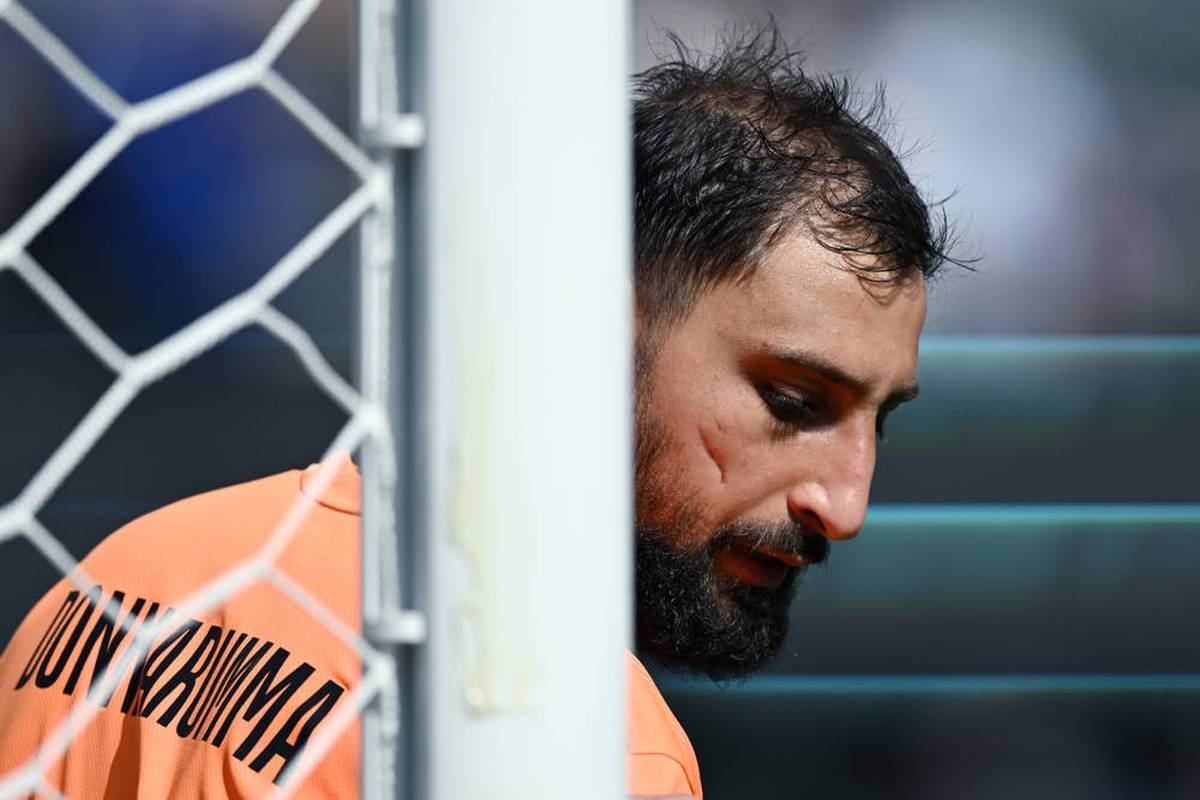 Goalkeeper Gianluigi Donnarumma has to leave PSG unintentionally. The keeper shows himself sad, his consultant is outraged.