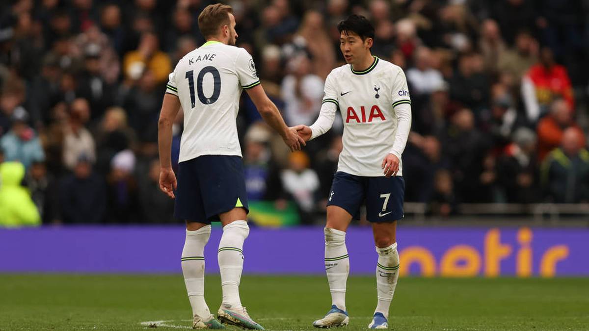Harry Kane (left) sends emotional words to Heung-Min Son