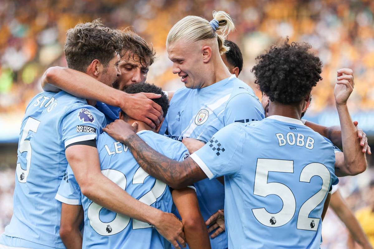 The Norwegian striker laces a double pack in the clear success of the Wolverhampton Wanderers.