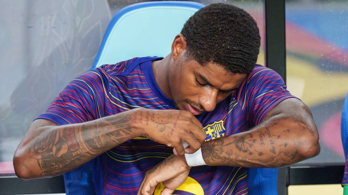 Marcus Rashford is Currently not eligible to play for fc barcelona in the League
