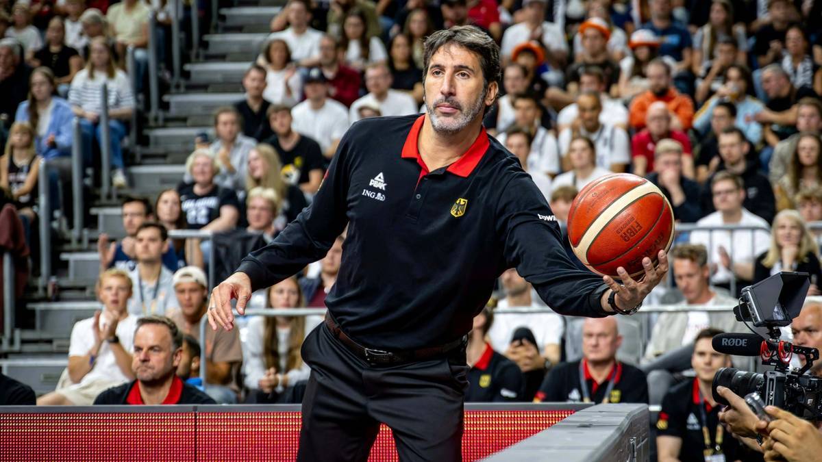 Mumbrú Missed the European Championship Opener Against Montenegro.