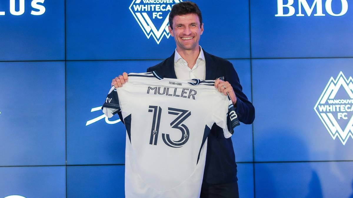Müller runs with the "13"
