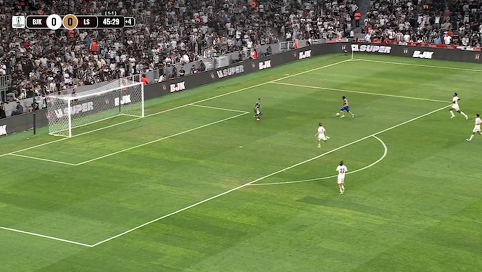 Besiktas Istanbul around coach Ole Gunnar Solskjaer misses the move into the group phase of the Conference League - also whether a superfluous foul of a former Bundesliga player.