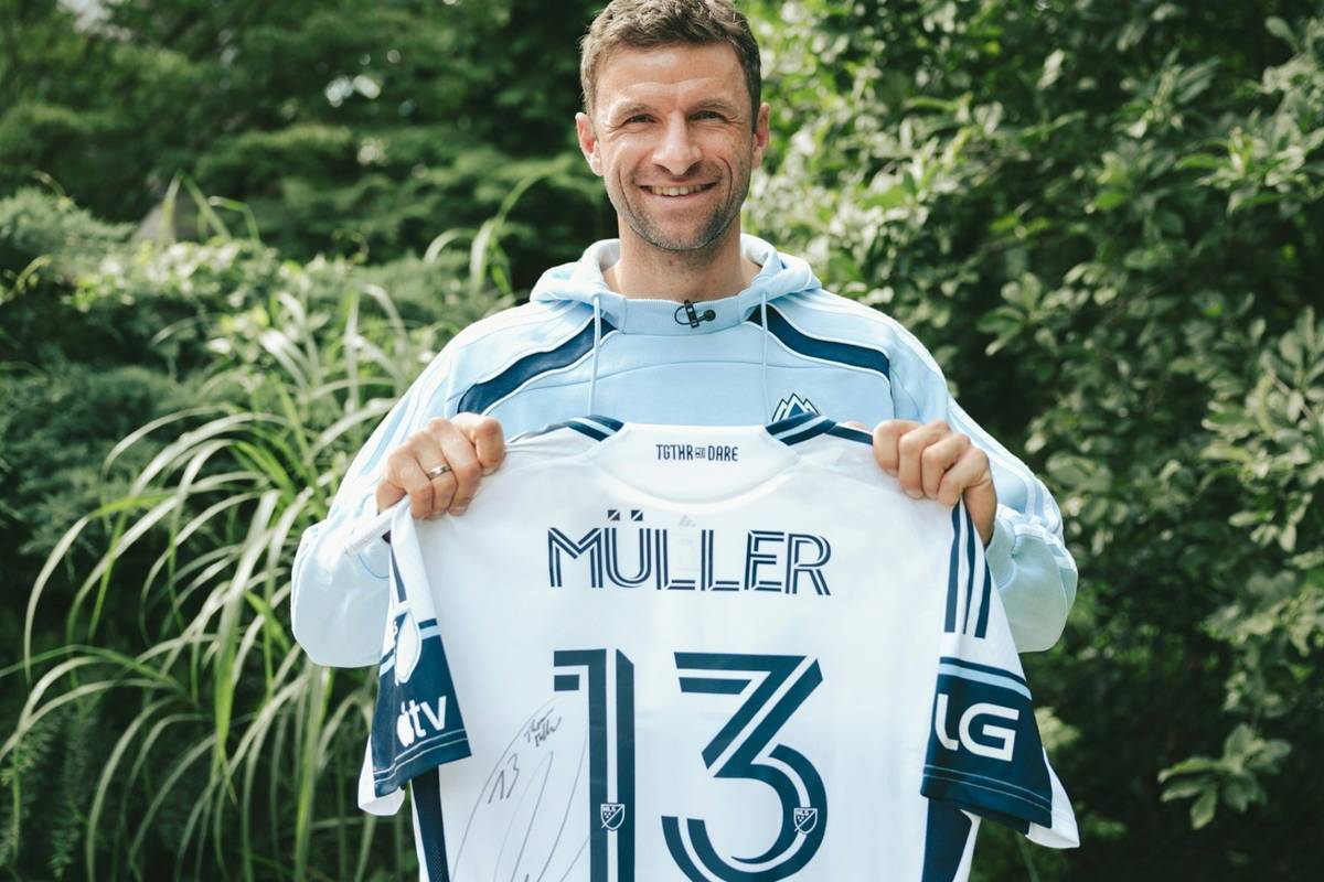 For years, Thomas Müller carried the 13 at the DFB, now he is also running in Vancouver. The fact that this happened is also due to a teammate.