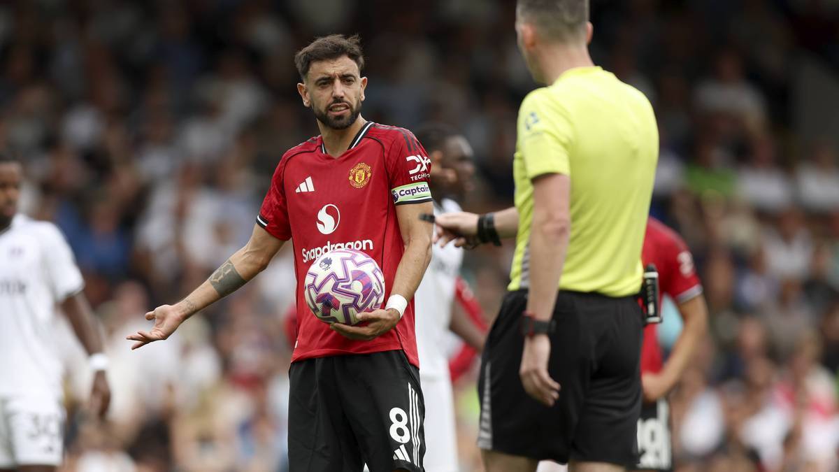 Shortly before Bruno Fernandes's penalty kick, an incident occurred