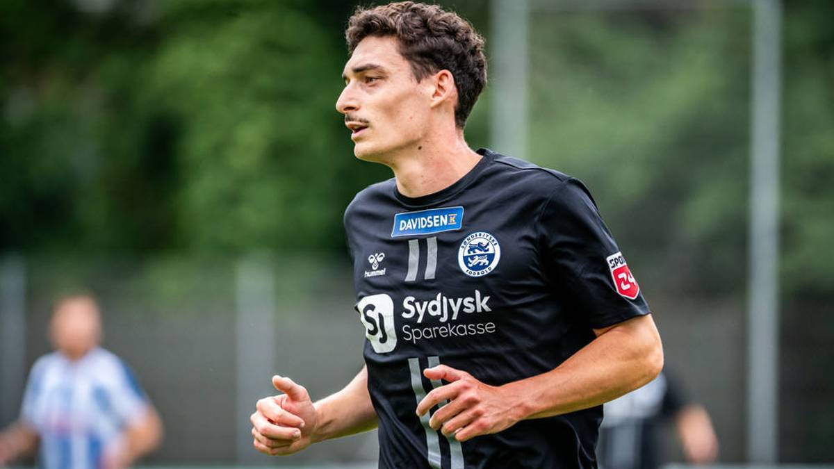 Maxime Soulas Received A Curious Award as Player of the Match