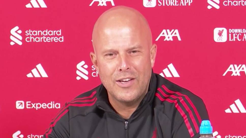 Before the league game against Bournemouth, Liverpool is associated with Alexander Isak and Marc Guéhi. However, coach Arne Slot can hardly be looked at the cards.