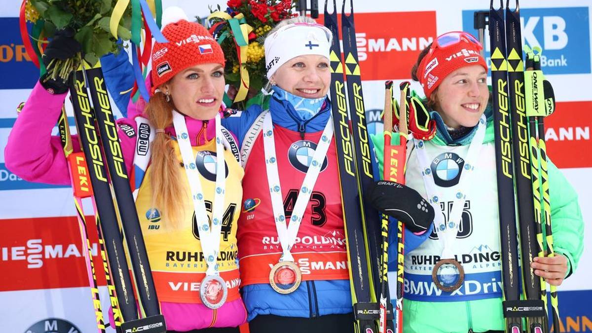 Laura Dahlmeier and Kaisa Mäkäräinen together on the podium