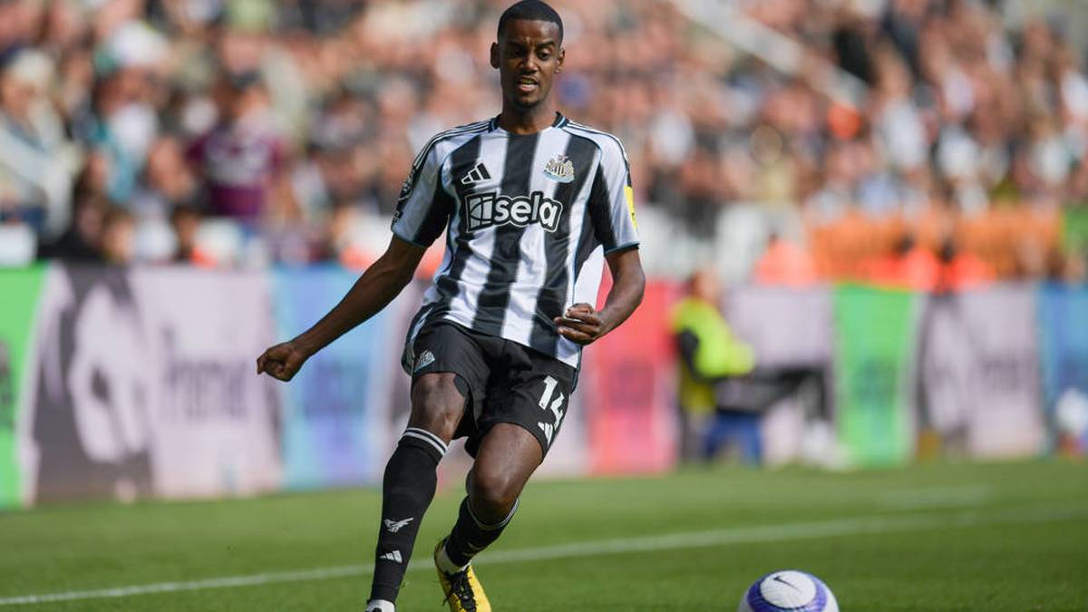 Alexander Isak wants to switch to Liverpool FC.