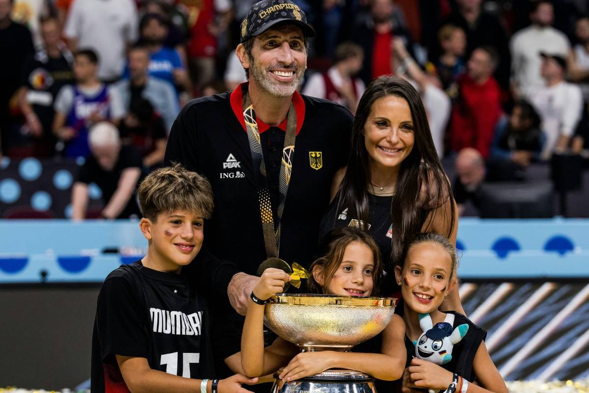 According to the European Championship triumph, the national coach àlex Mumbrú is once again examined. The result: an operation in the abdomen is required.