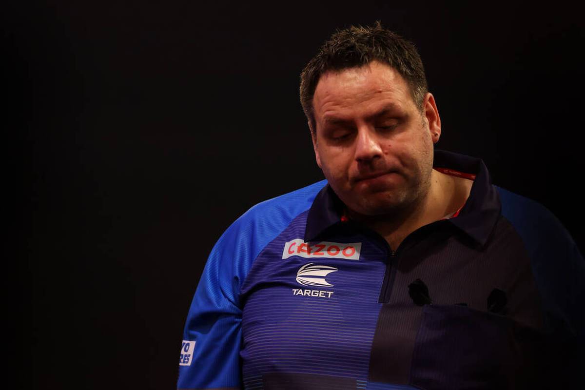 Adrian Lewis is back on stage. However, the two-time darts world champion cannot convince in his comeback. Legend Phil Taylor finds clear words.