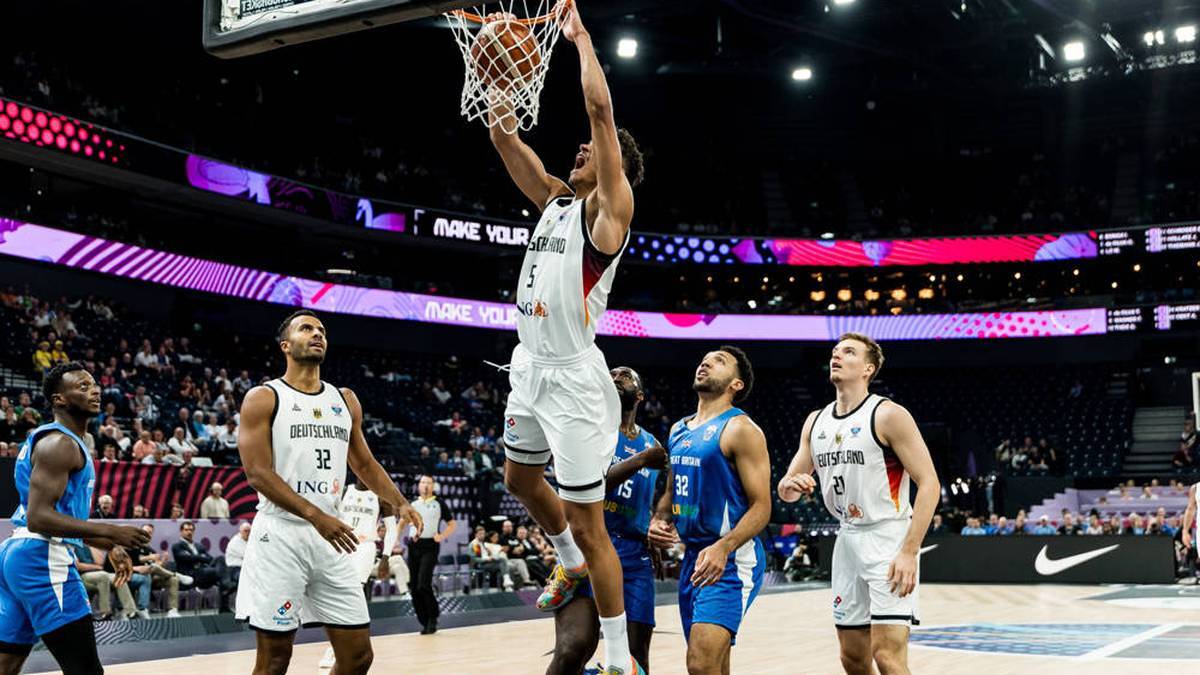 Tristan da Silva Dunks for Germany at the European Championship