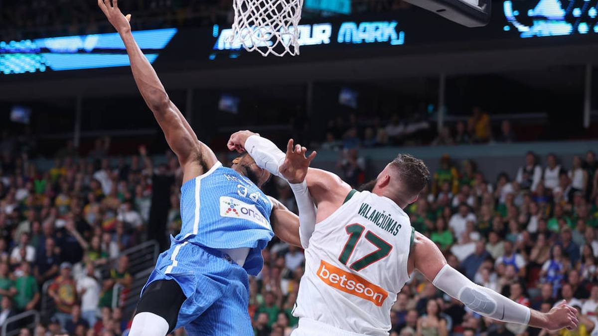Giannis Antetokounmpo (l.) Is The Focus Before the European Championship Semi-Final Greece vs. Turkey