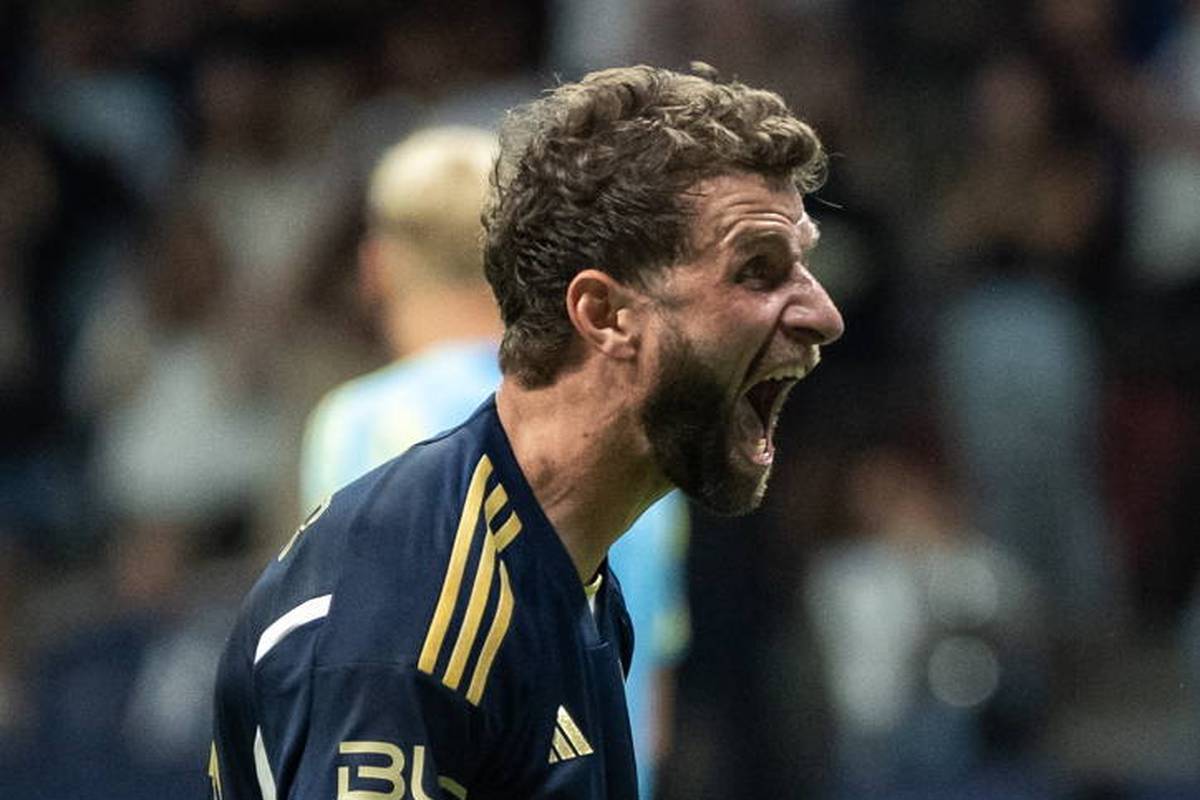 The German basketball players get EM gold in a true crime thriller. Ex-Bayern star Thomas Müller is also enthusiastic about the triumph and sends congratulations.