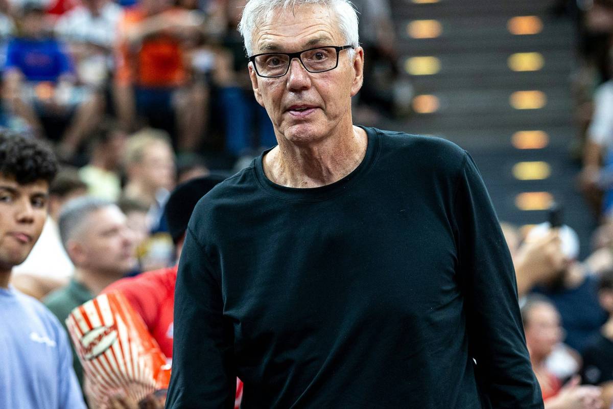 Before the European Championship final of the German basketball players against Turkey, the world champion coach speaks up.