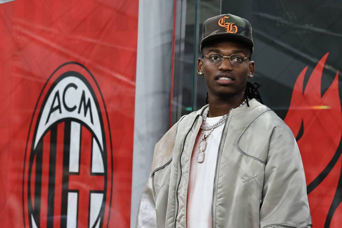 A change from Bayern-Flirt Rafael Leao to Benfica Lisbon failed in the childhood of the Portuguese in a curious way. Today the club apologizes for the procedure.