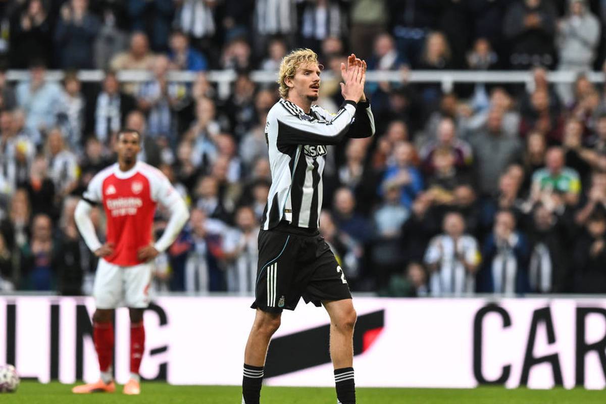 The German star striker Nick Woltemade hits Arsenal FC. The opponent is served, but in the end cheers. Two scenes cause astonishment at Woltemade.