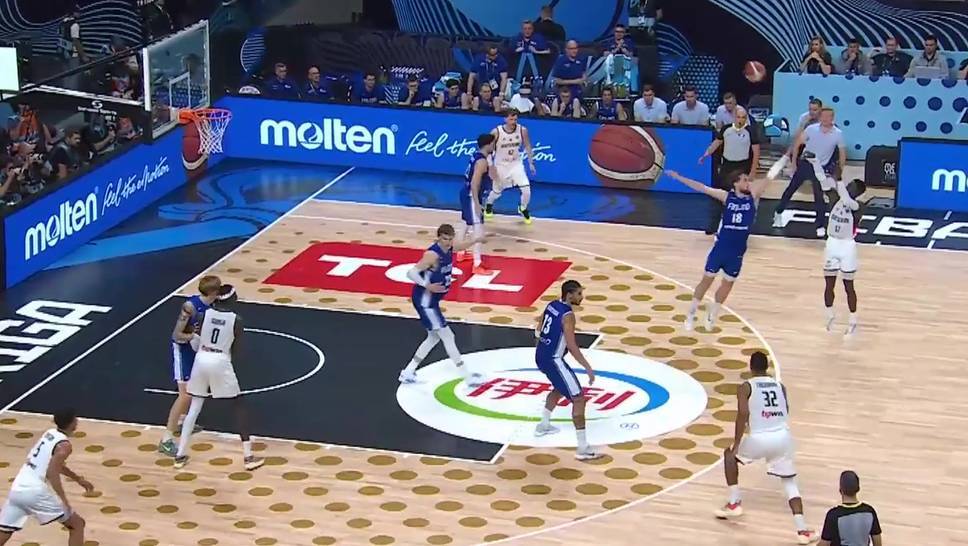 Germany storms into the final of the SEM basketball with a victory against Finland. Dennis Schröder and Tristan da Silva with two three in the shortest possible time.
