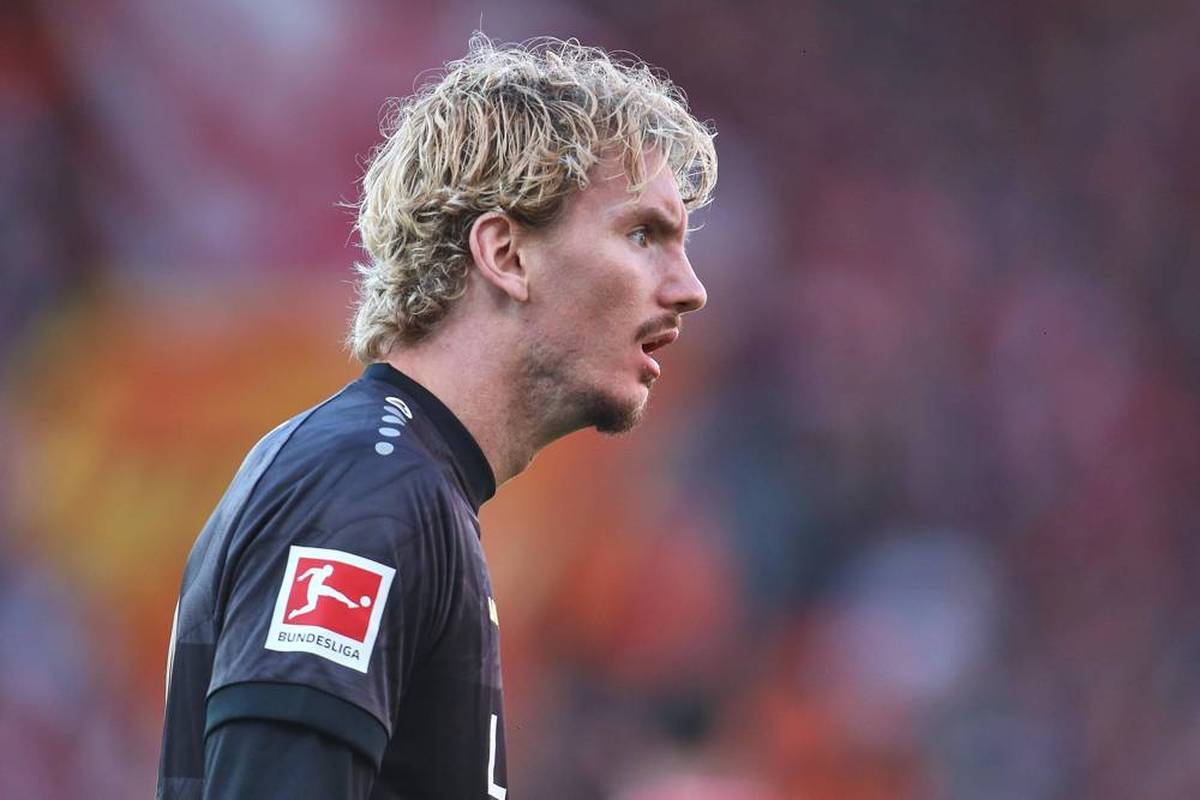 The transfer from Nick Woltemade to Newcastle United made a lot of headlines. An English referee legend looks worries at the new addition.