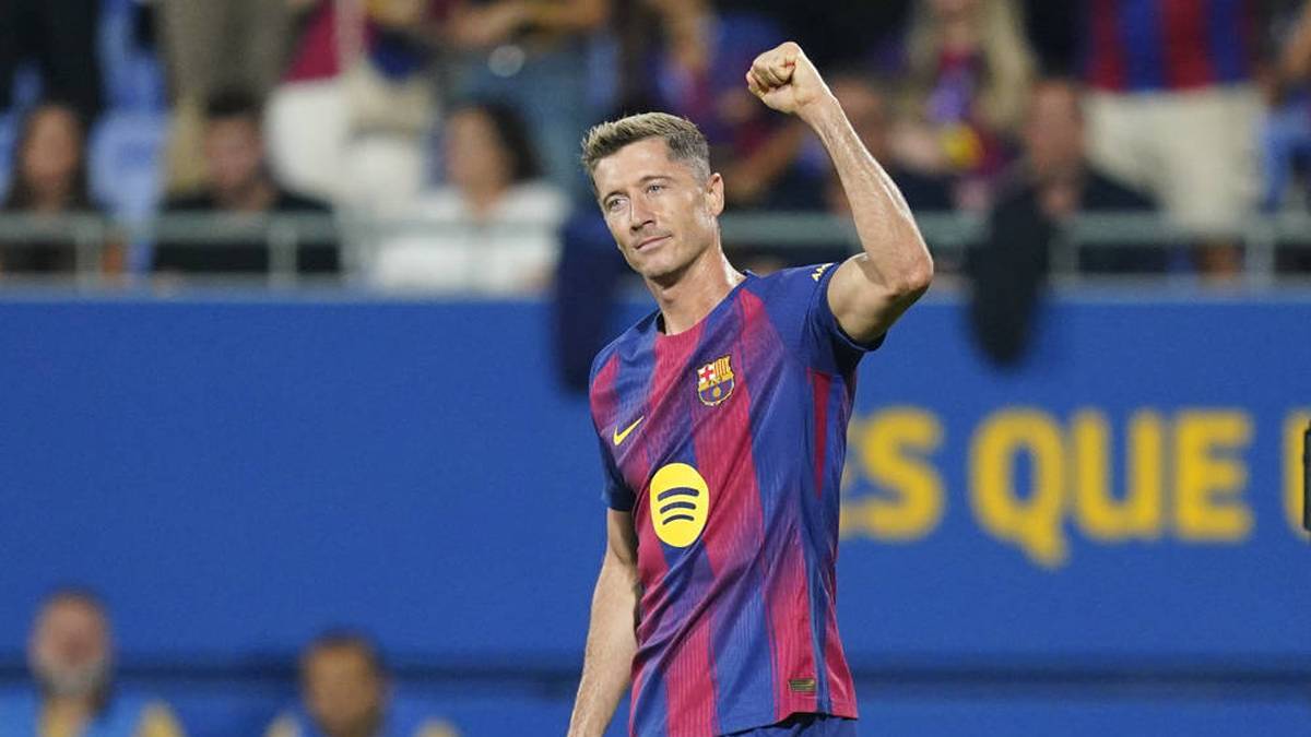 Robert Lewandowski Scored Twice Against Valencia