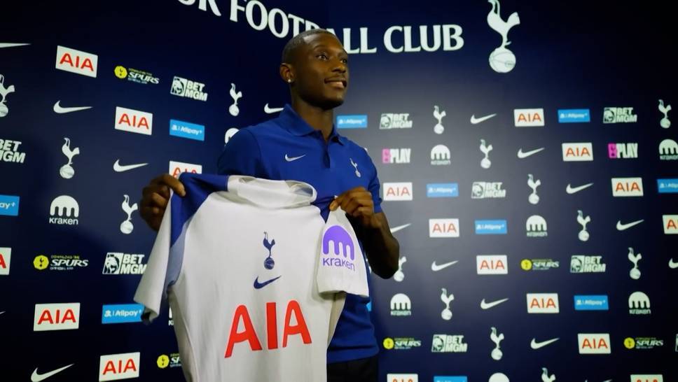 Randal Kolo Muani addresses the first words to the fans of Tottenham Hotspur after moving from Paris Saint-Germain.