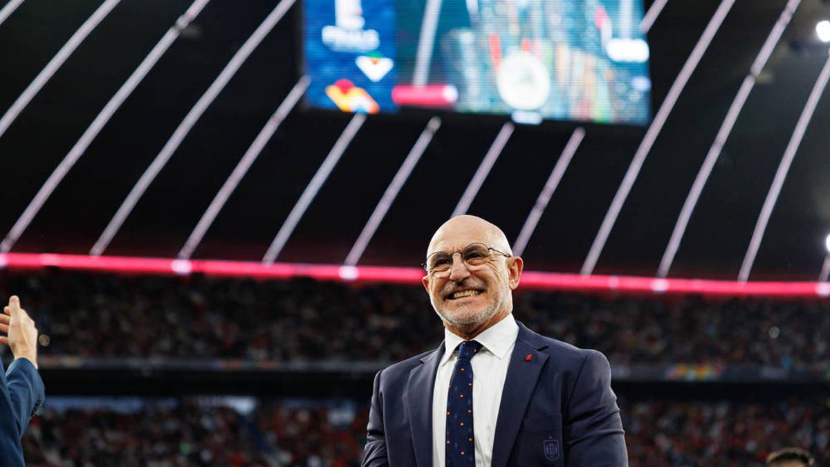Luis de la Fuente smiled away from Hansi Flick's criticism