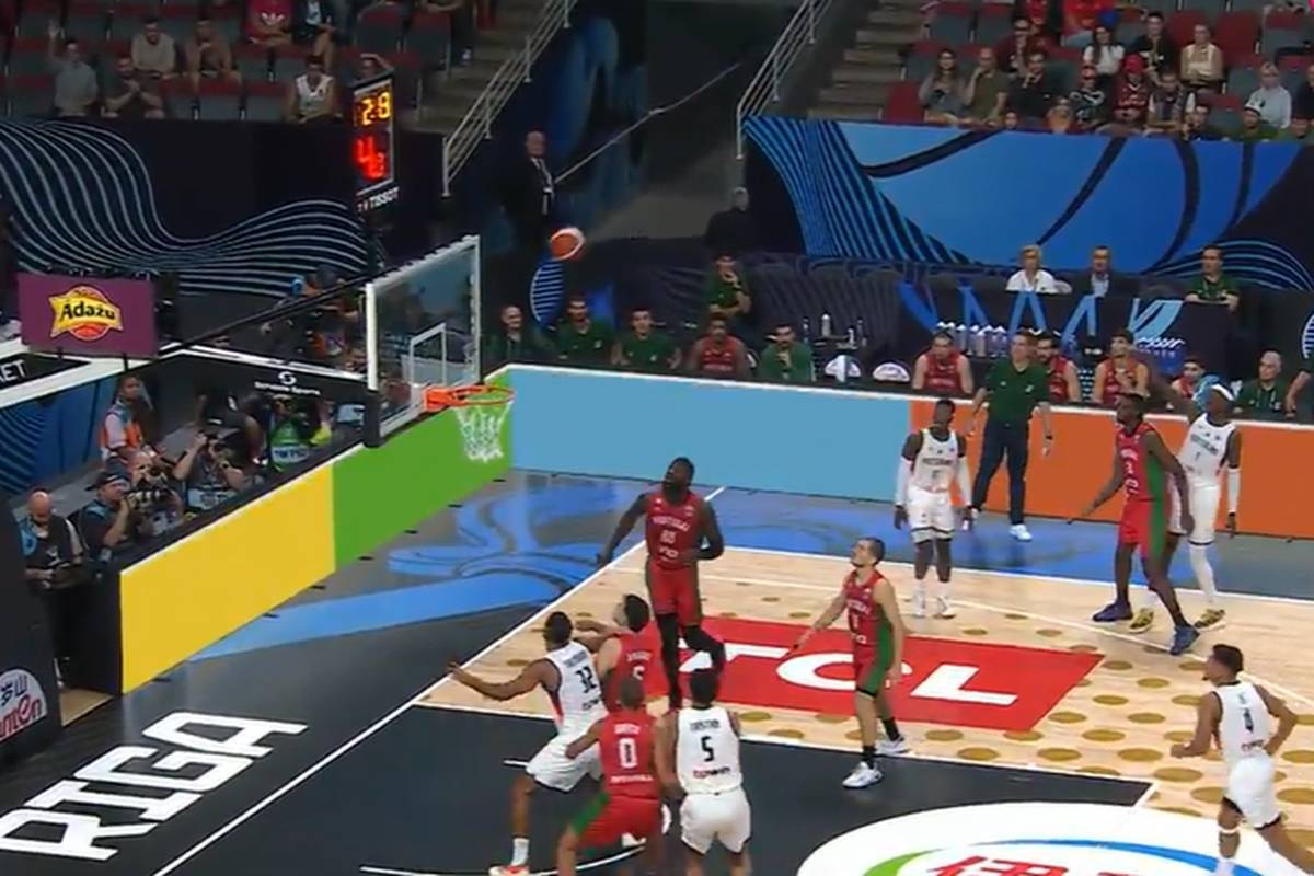 First completely next to the lane-then the DBB team turns open