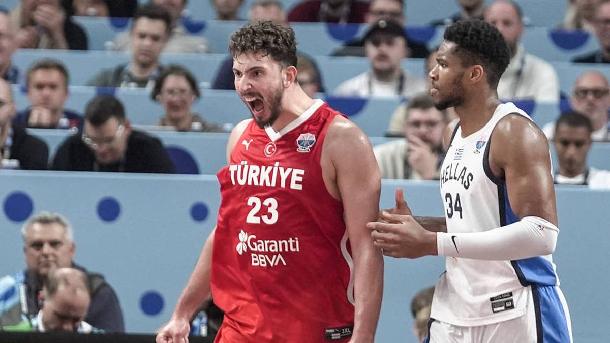 Alperen Sengün (left) Caused a Stir with his comments about giannis antetocounmpo