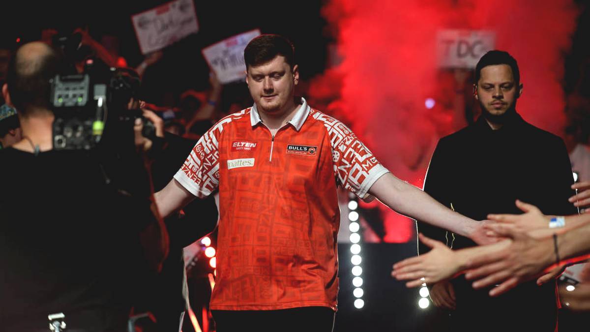 Niko Springer drives a sensational quarter-final victory